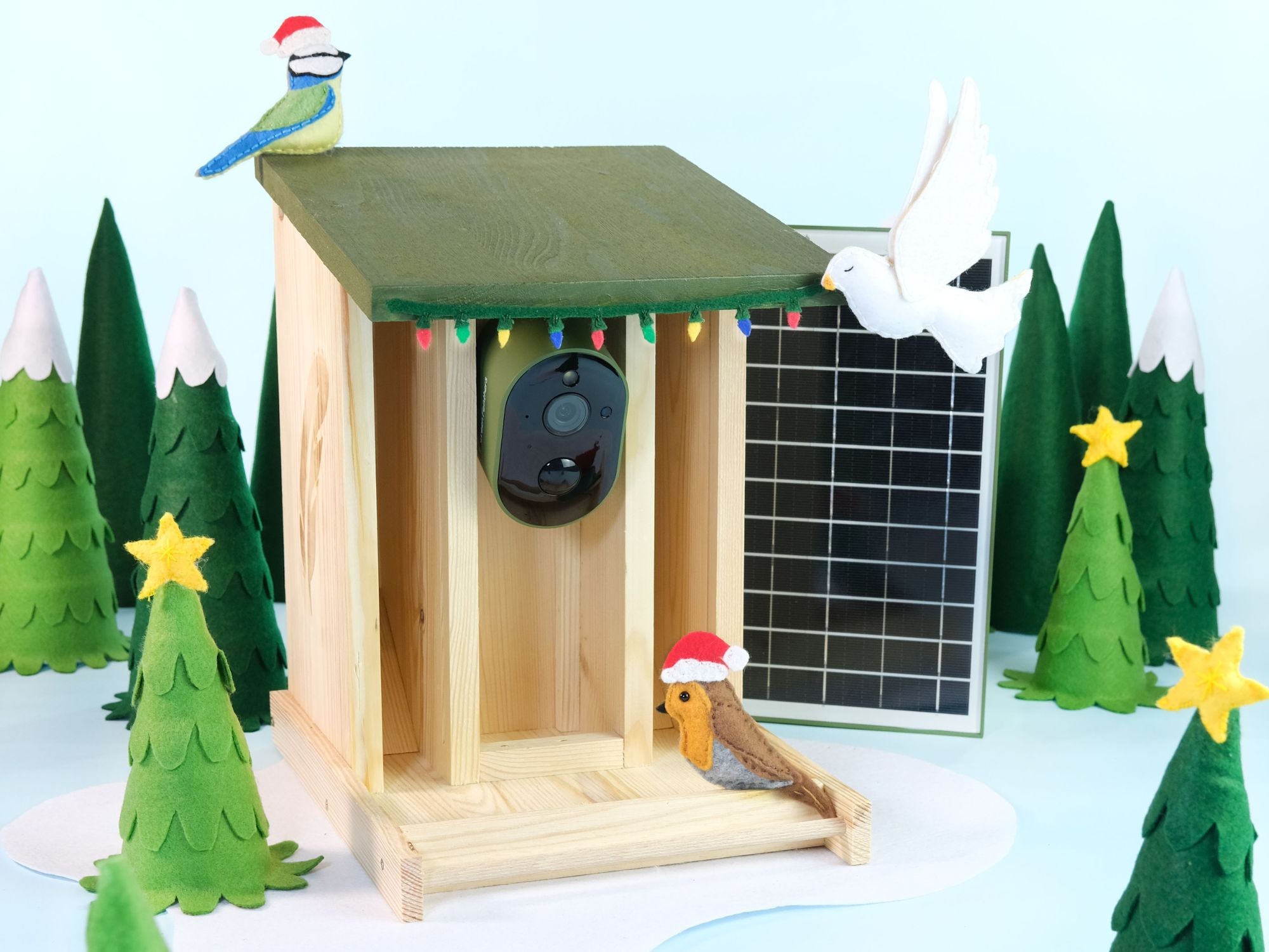 Solar Powered WiFi Camera Wooden Bird Feeder Kit